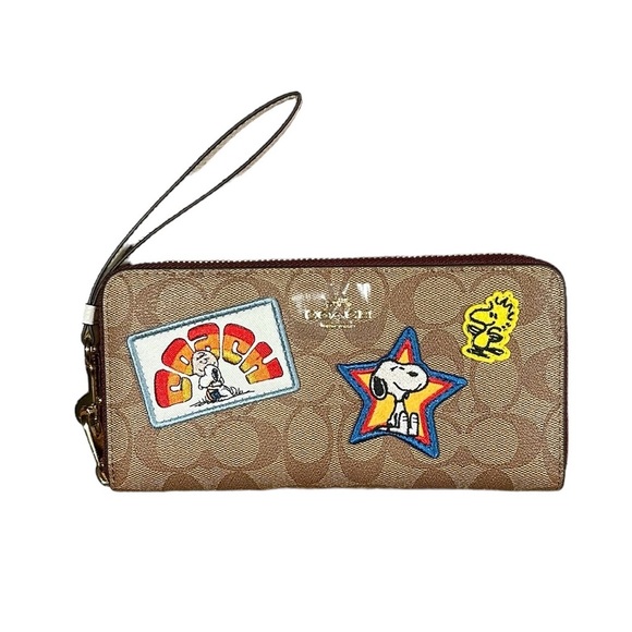 NEW Coach X Peanuts Long Zip Around Wallet In Signature Canvas Varsity Patches - Picture 9 of 15